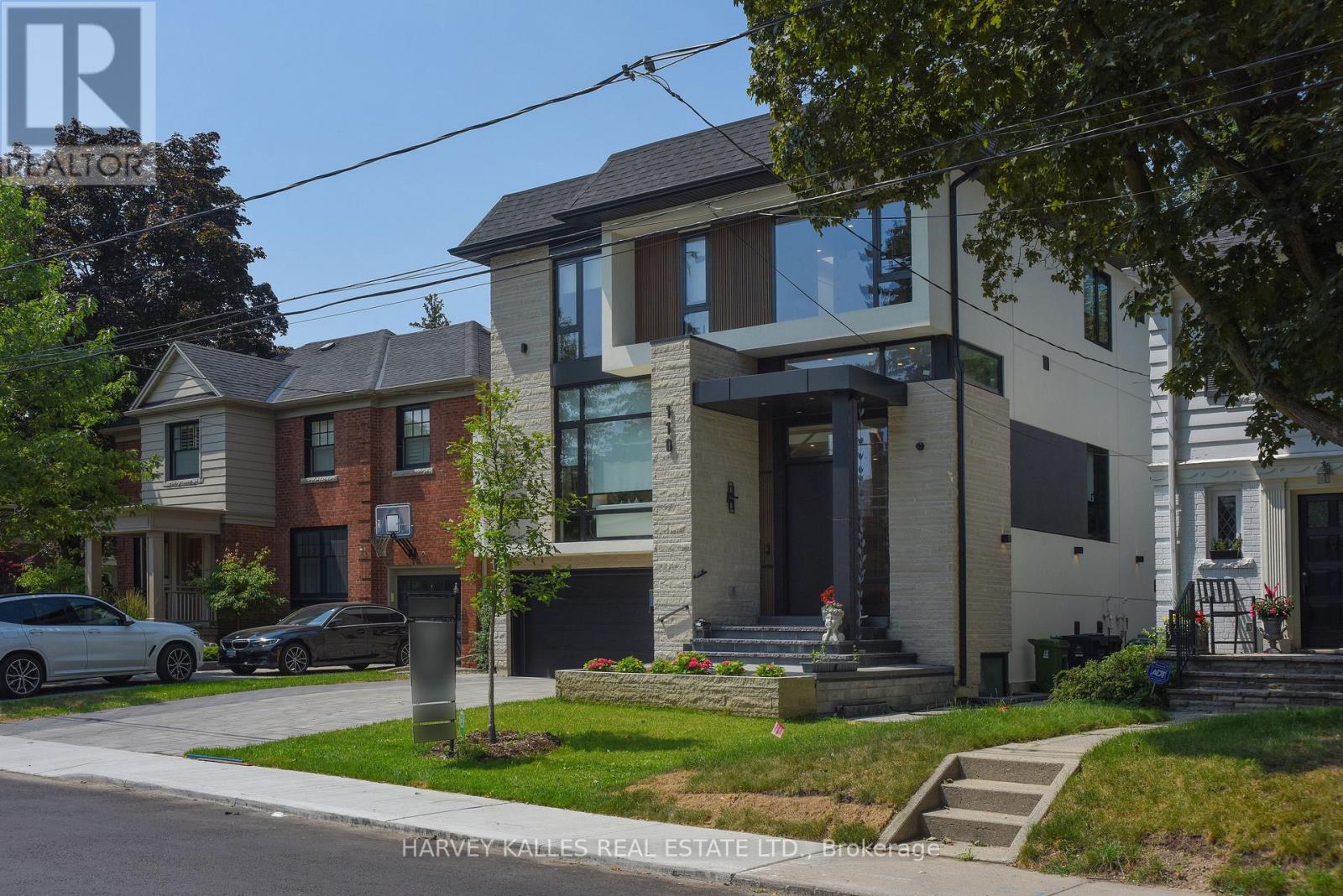 110 Mona Drive, Toronto, Ontario M5N 2R4 - Photo 3 - C13585888