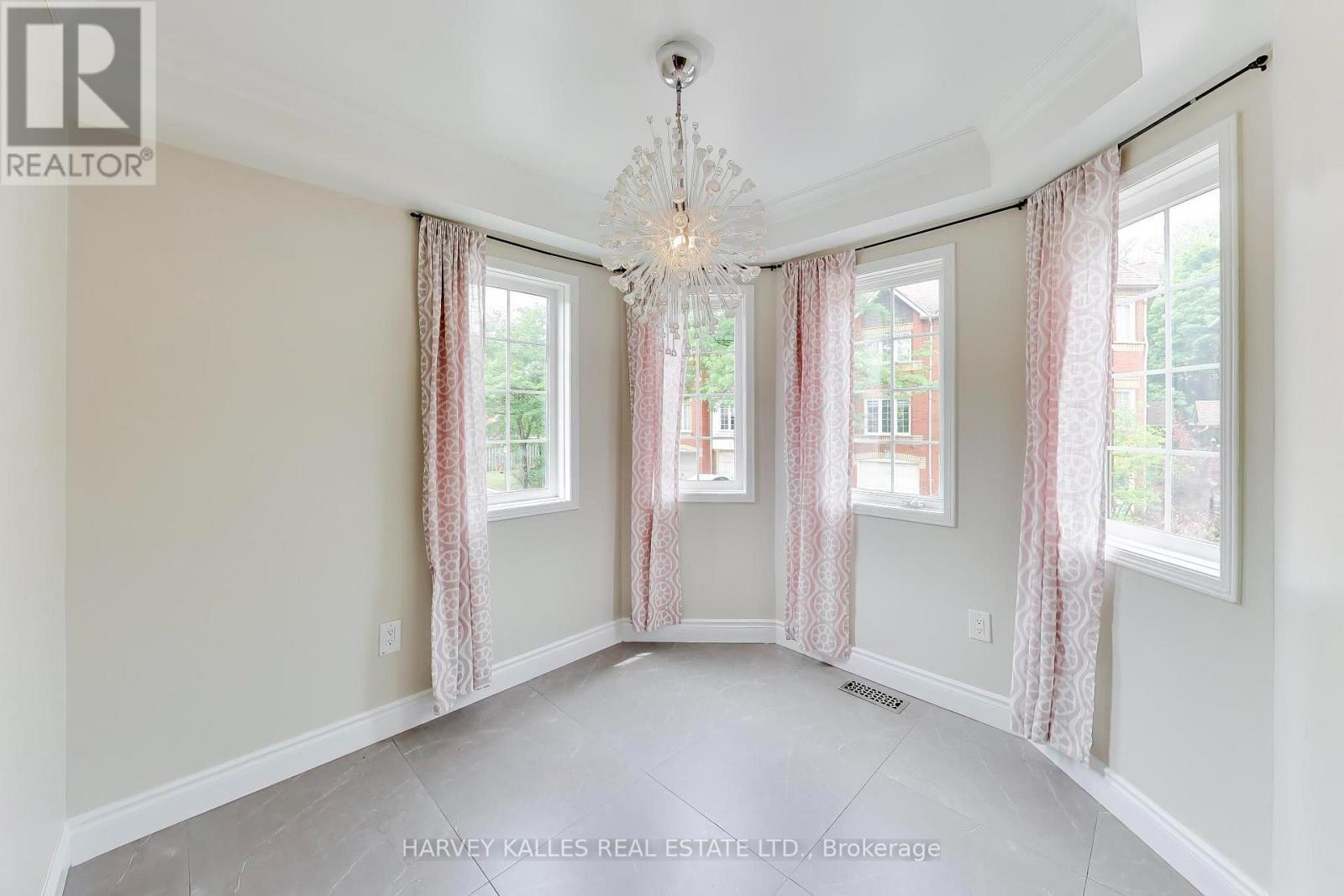 74 - 95 Weldrick Road, Richmond Hill, Ontario L4C 0H6 - Photo 7 - N13586148