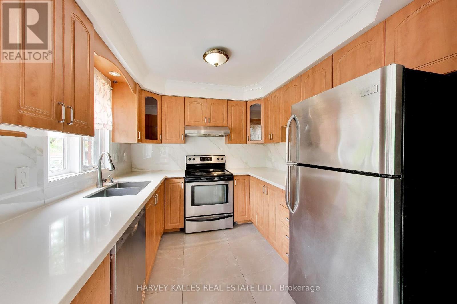 74 - 95 Weldrick Road, Richmond Hill, Ontario L4C 0H6 - Photo 9 - N13586148