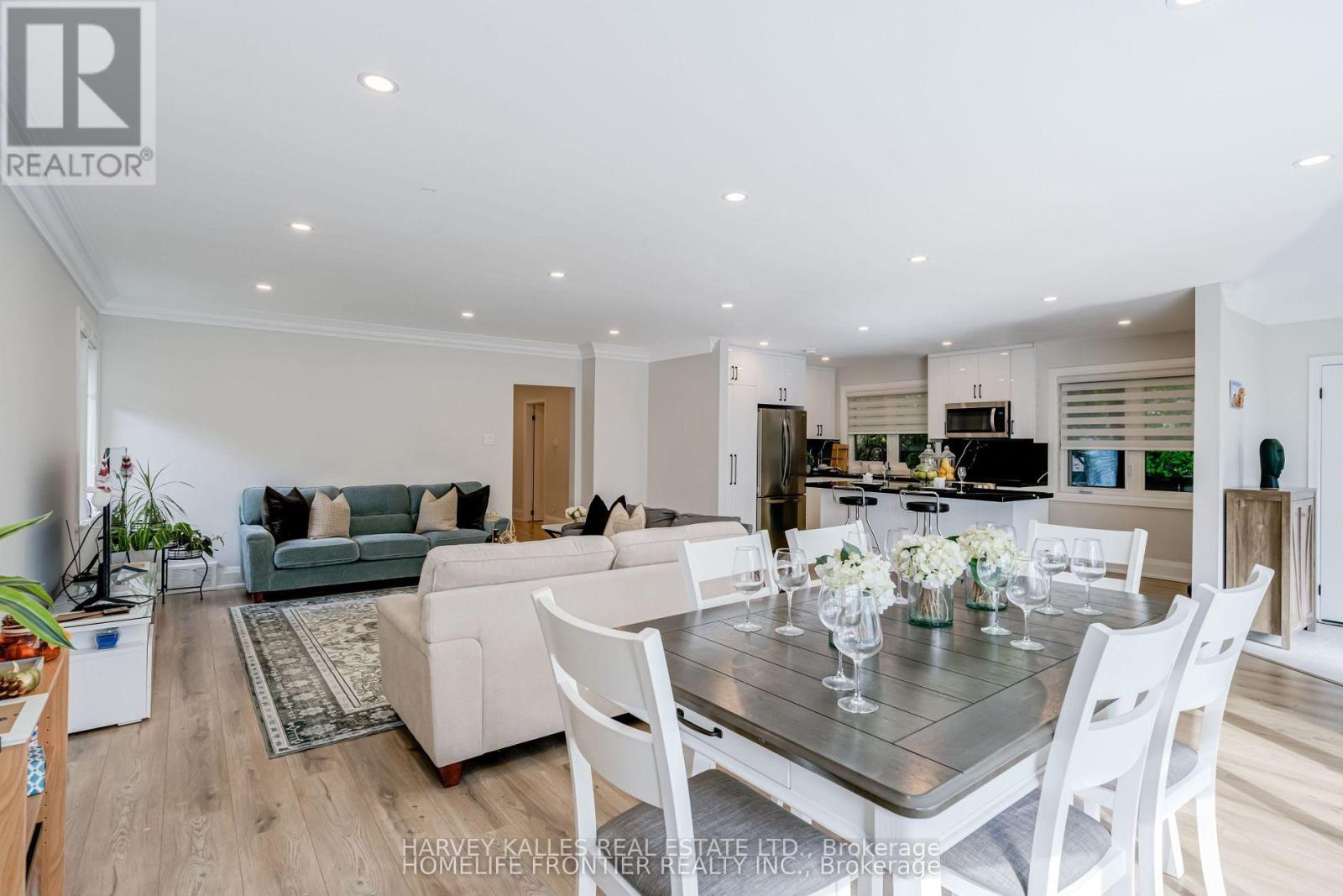 208 Betty Ann Drive, Toronto, Ontario M2R 1A7 - Photo 11 - C13586946