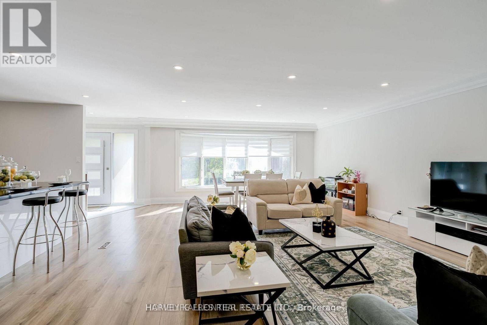 208 Betty Ann Drive, Toronto, Ontario M2R 1A7 - Photo 12 - C13586946