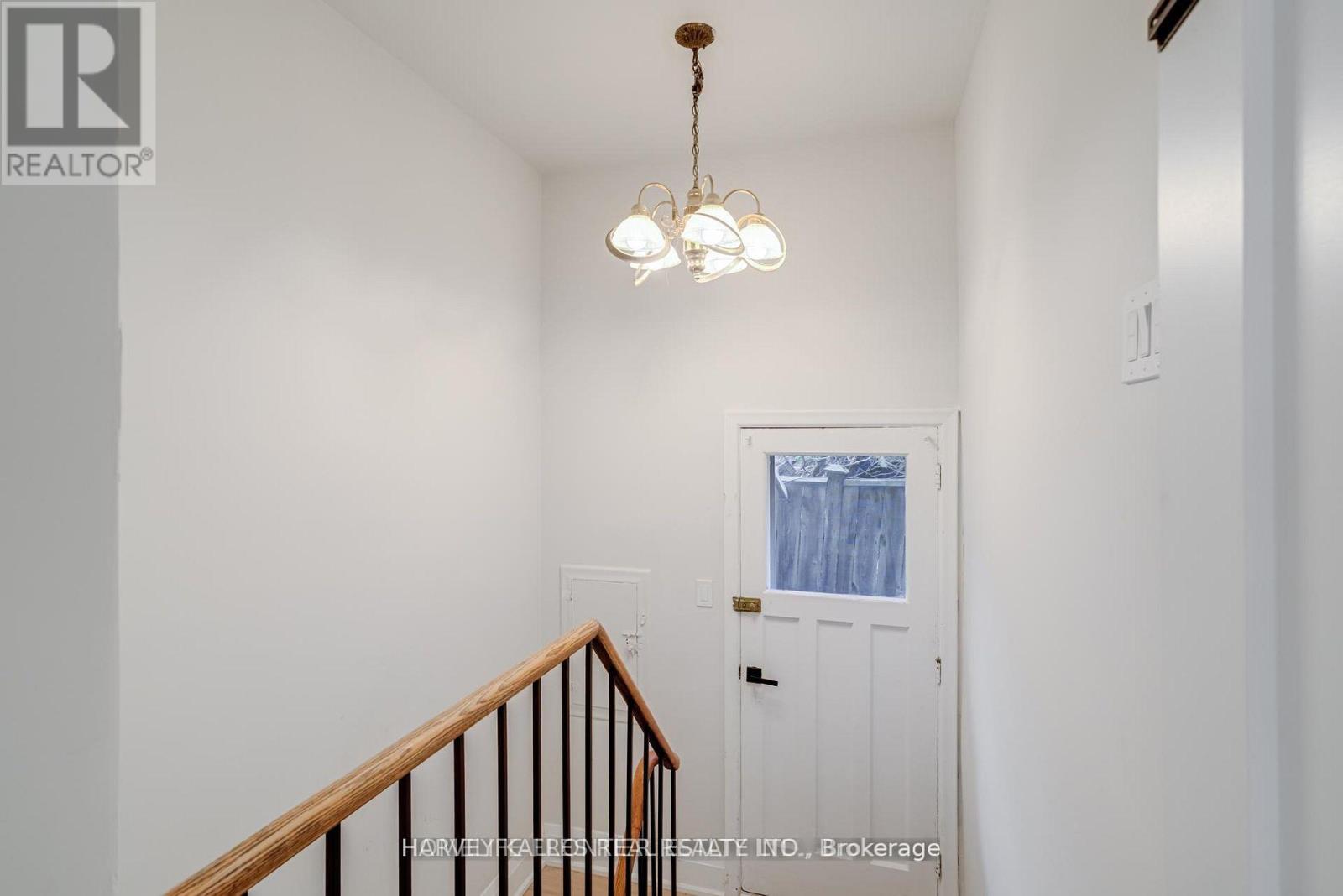 208 Betty Ann Drive, Toronto, Ontario M2R 1A7 - Photo 18 - C13586946