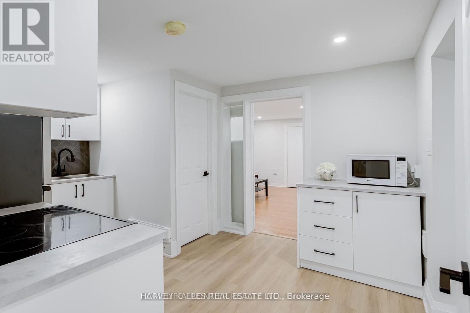208 Betty Ann Drive, Toronto, Ontario M2R 1A7 - Photo 21 - C13586946