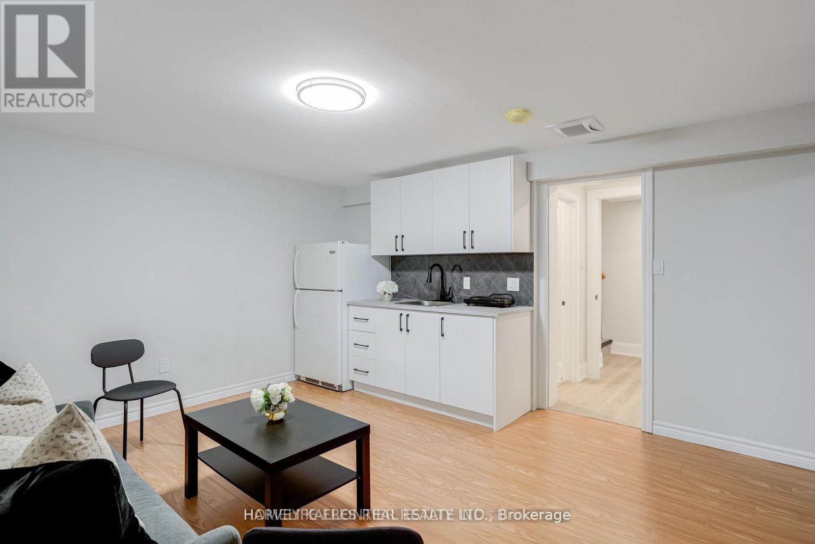208 Betty Ann Drive, Toronto, Ontario M2R 1A7 - Photo 29 - C13586946