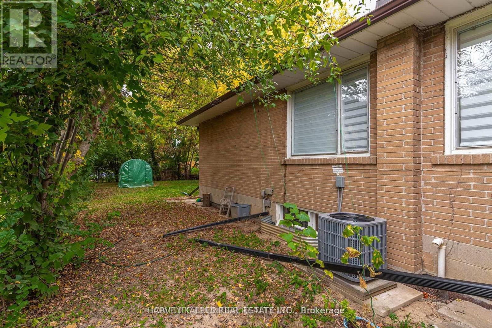 208 Betty Ann Drive, Toronto, Ontario M2R 1A7 - Photo 37 - C13586946