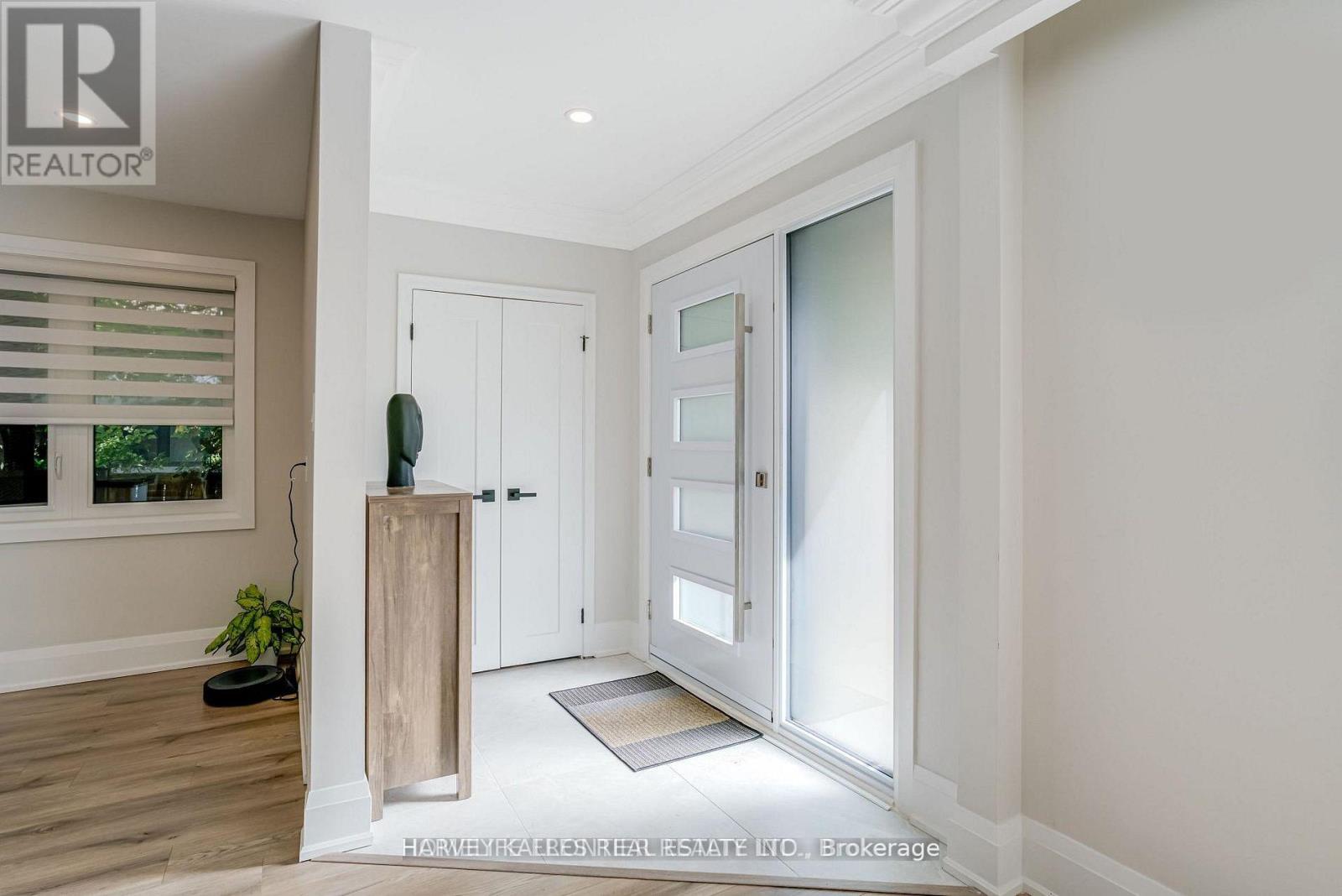 208 Betty Ann Drive, Toronto, Ontario M2R 1A7 - Photo 4 - C13586946