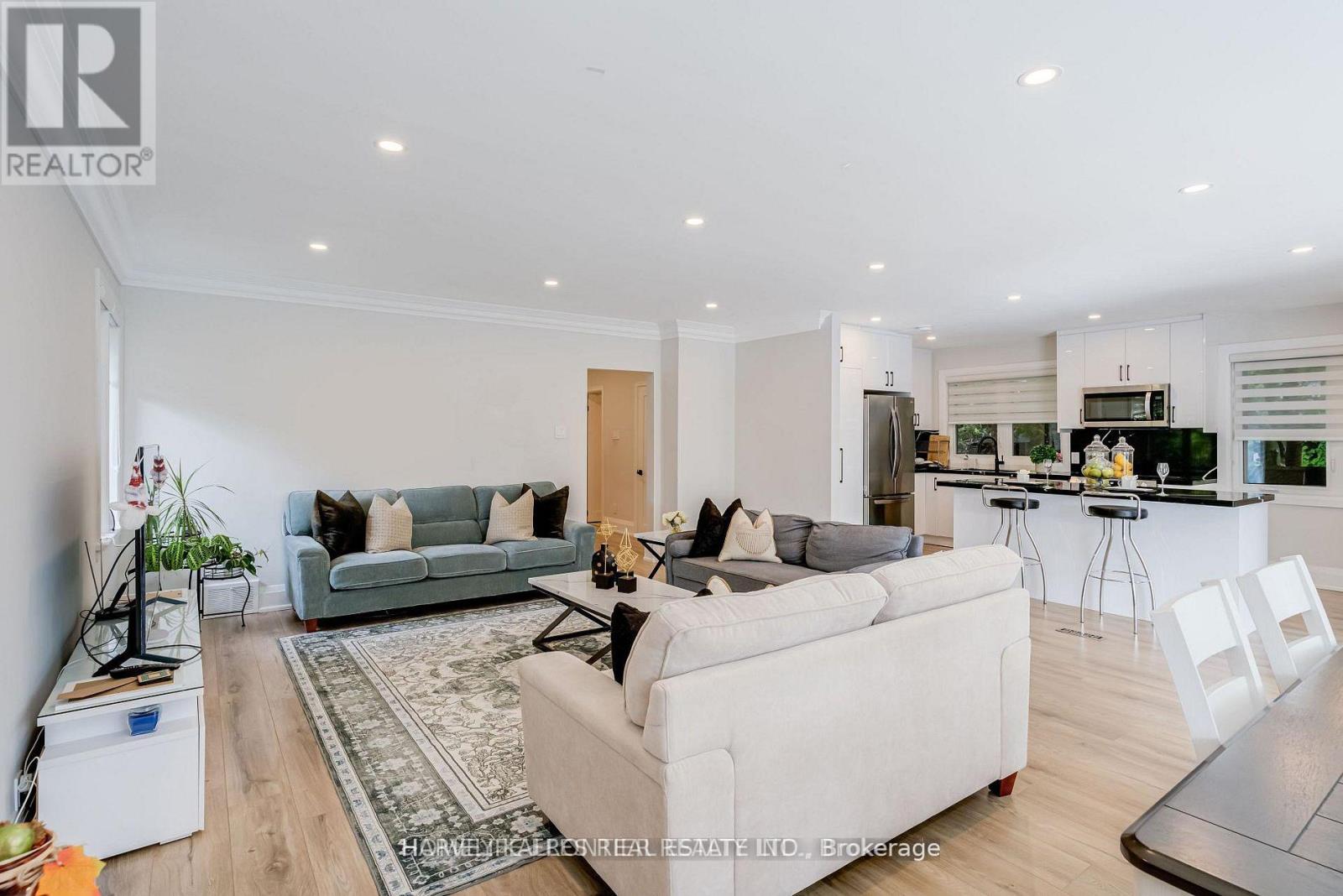 208 Betty Ann Drive, Toronto, Ontario M2R 1A7 - Photo 8 - C13586946