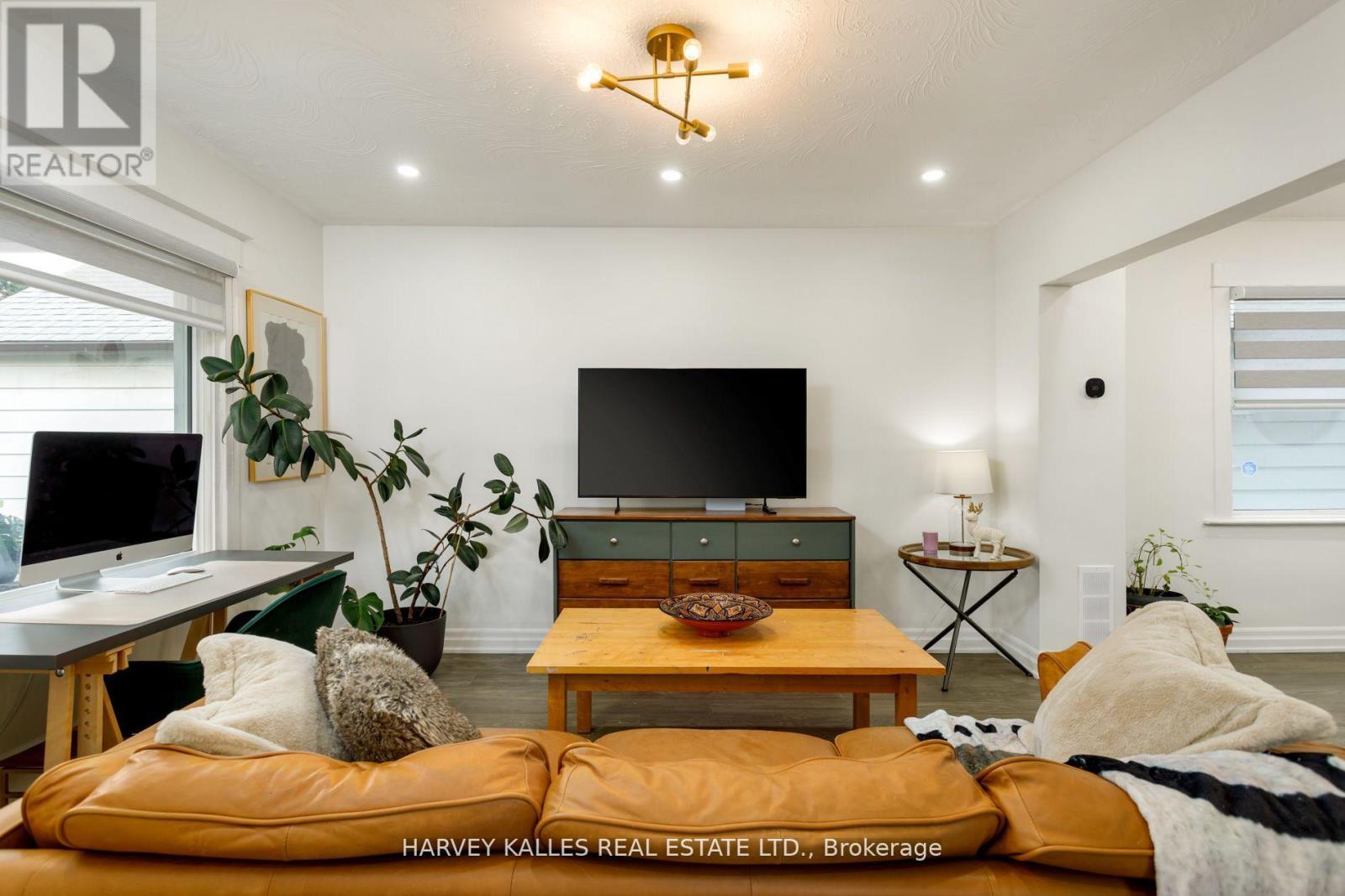 139 King Edward Avenue, Toronto, Ontario M4C 5J7 - Photo 10 - E13593858