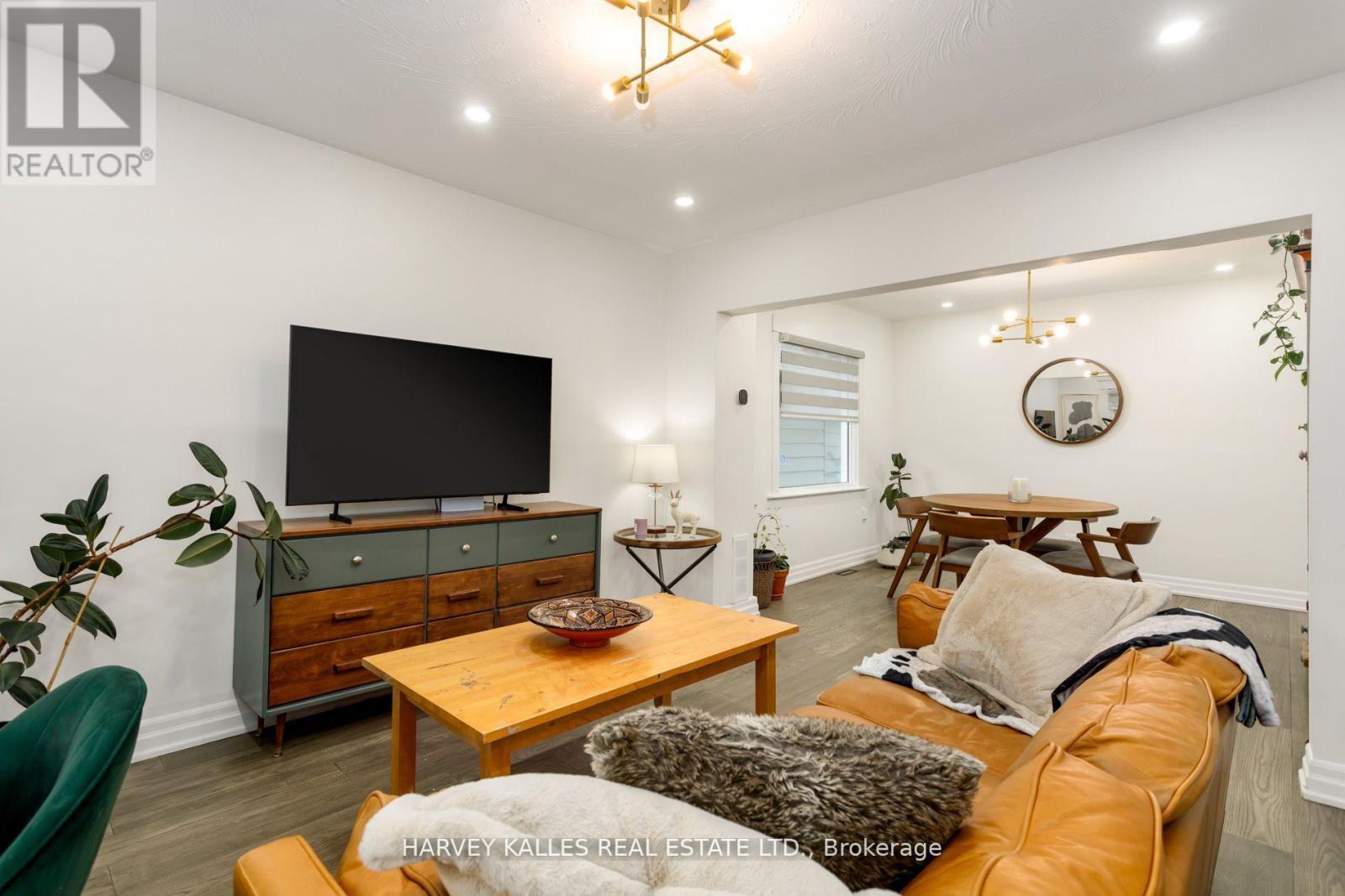 139 King Edward Avenue, Toronto, Ontario M4C 5J7 - Photo 8 - E13593858