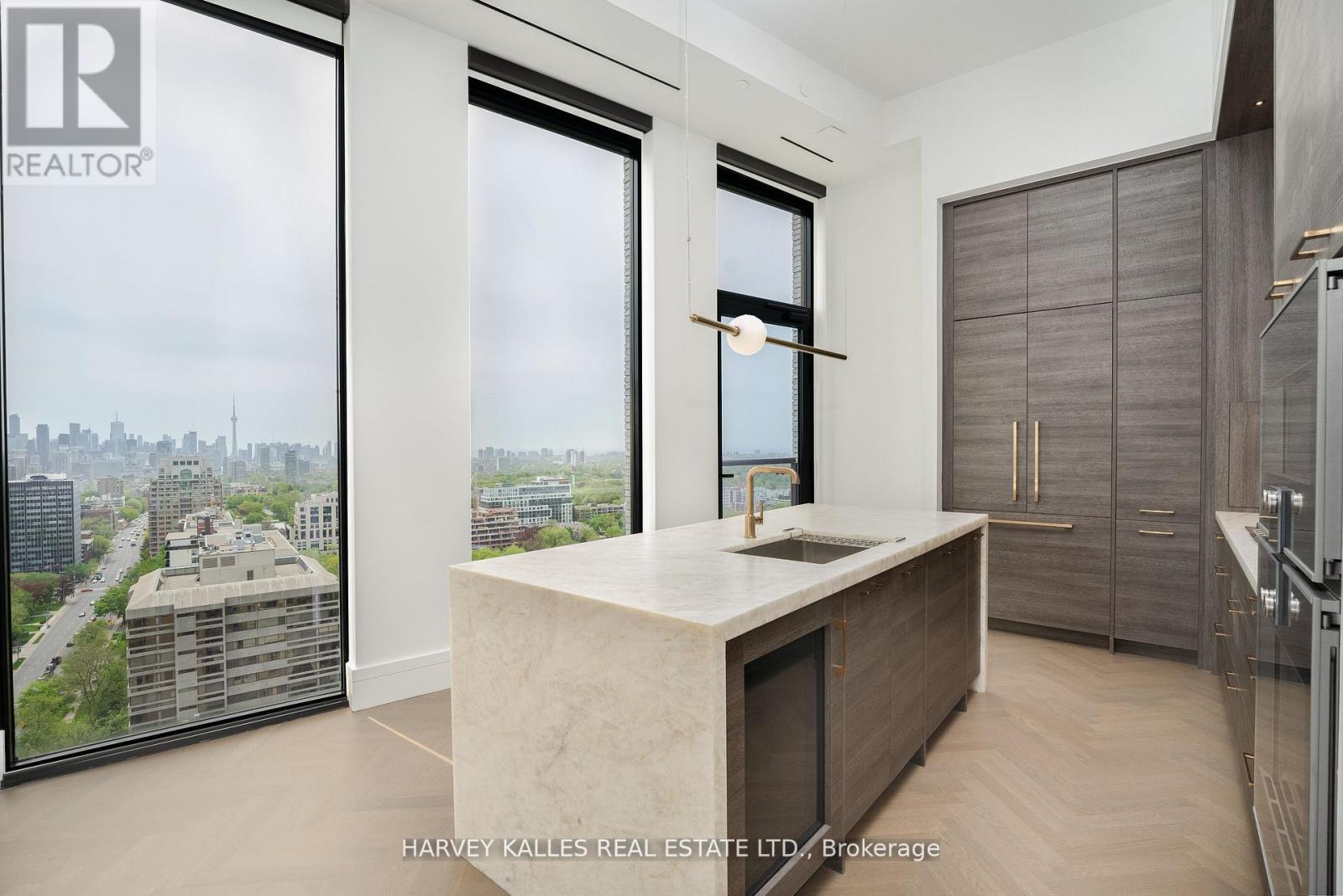 2002 - 215 LONSDALE ROAD, Toronto, Ontario