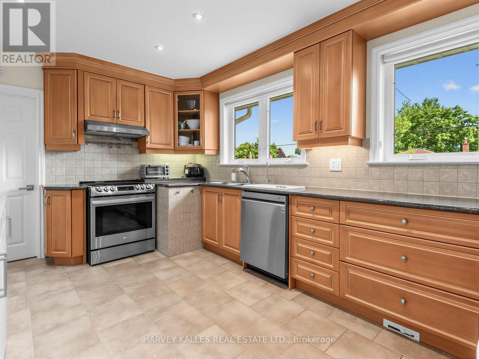 237 Searle Avenue, Toronto, Ontario  M3H 4B8 - Photo 22 - C13594752