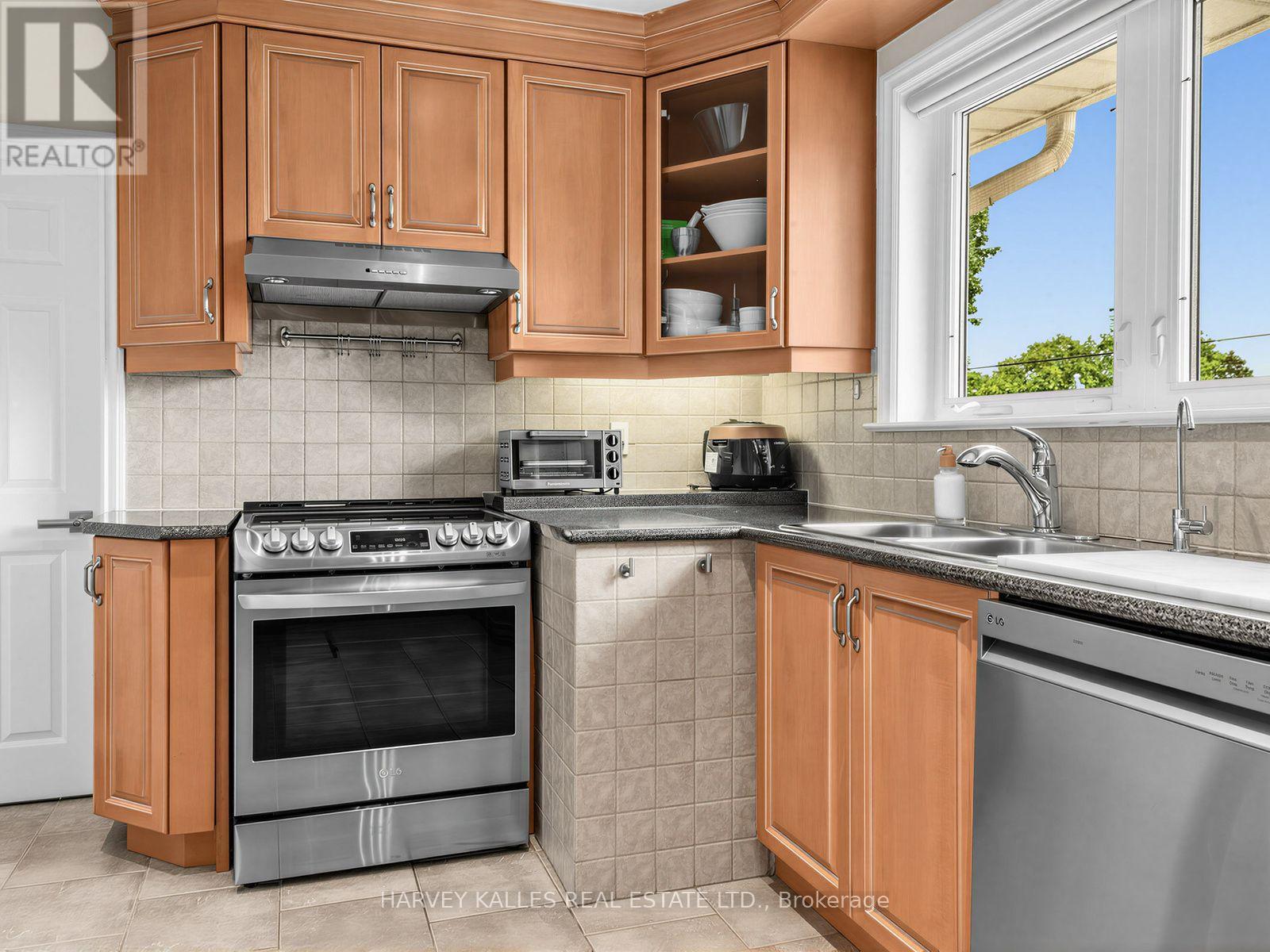 237 Searle Avenue, Toronto, Ontario  M3H 4B8 - Photo 23 - C13594752