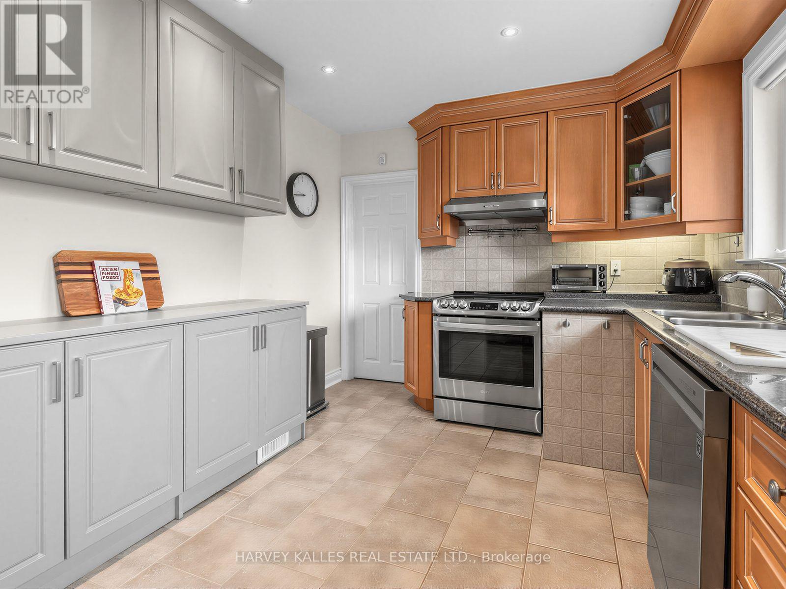 237 Searle Avenue, Toronto, Ontario  M3H 4B8 - Photo 24 - C13594752