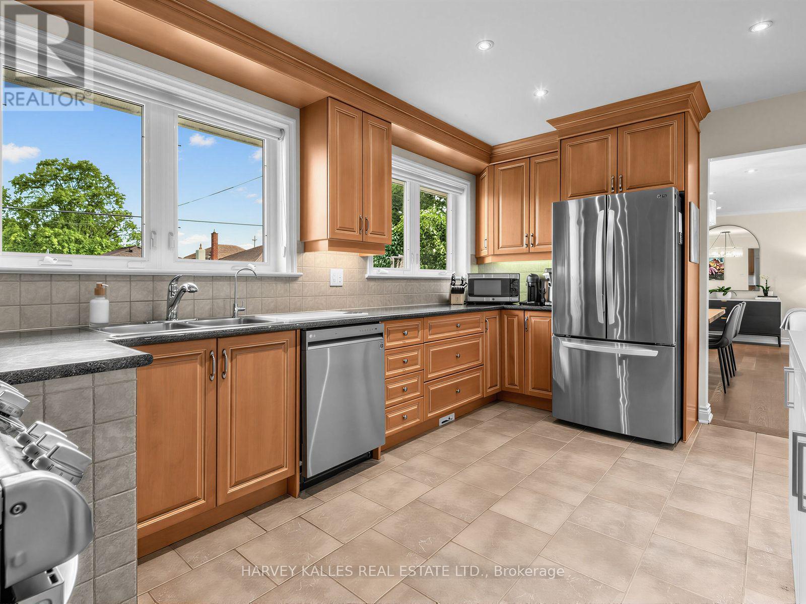 237 Searle Avenue, Toronto, Ontario  M3H 4B8 - Photo 25 - C13594752