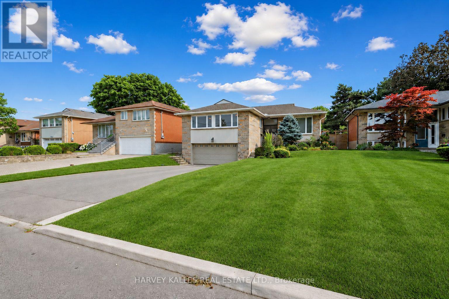 237 Searle Avenue, Toronto, Ontario  M3H 4B8 - Photo 3 - C13594752