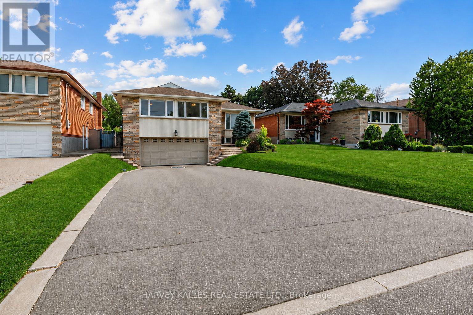 237 Searle Avenue, Toronto, Ontario  M3H 4B8 - Photo 4 - C13594752