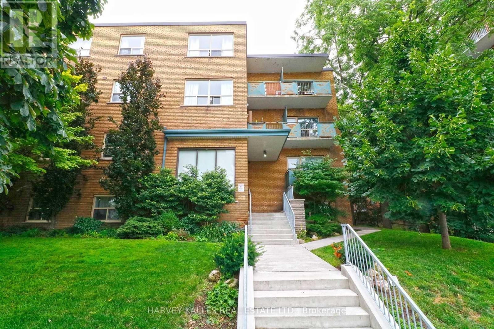 303 - 1751 VICTORIA PARK AVENUE, Toronto, Ontario