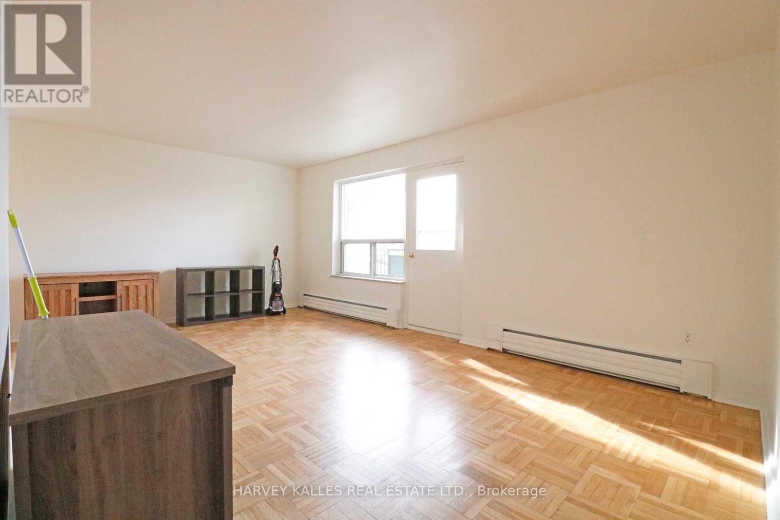 303 - 1751 Victoria Park Avenue, Toronto, Ontario  M1R 1S1 - Photo 2 - E13597606