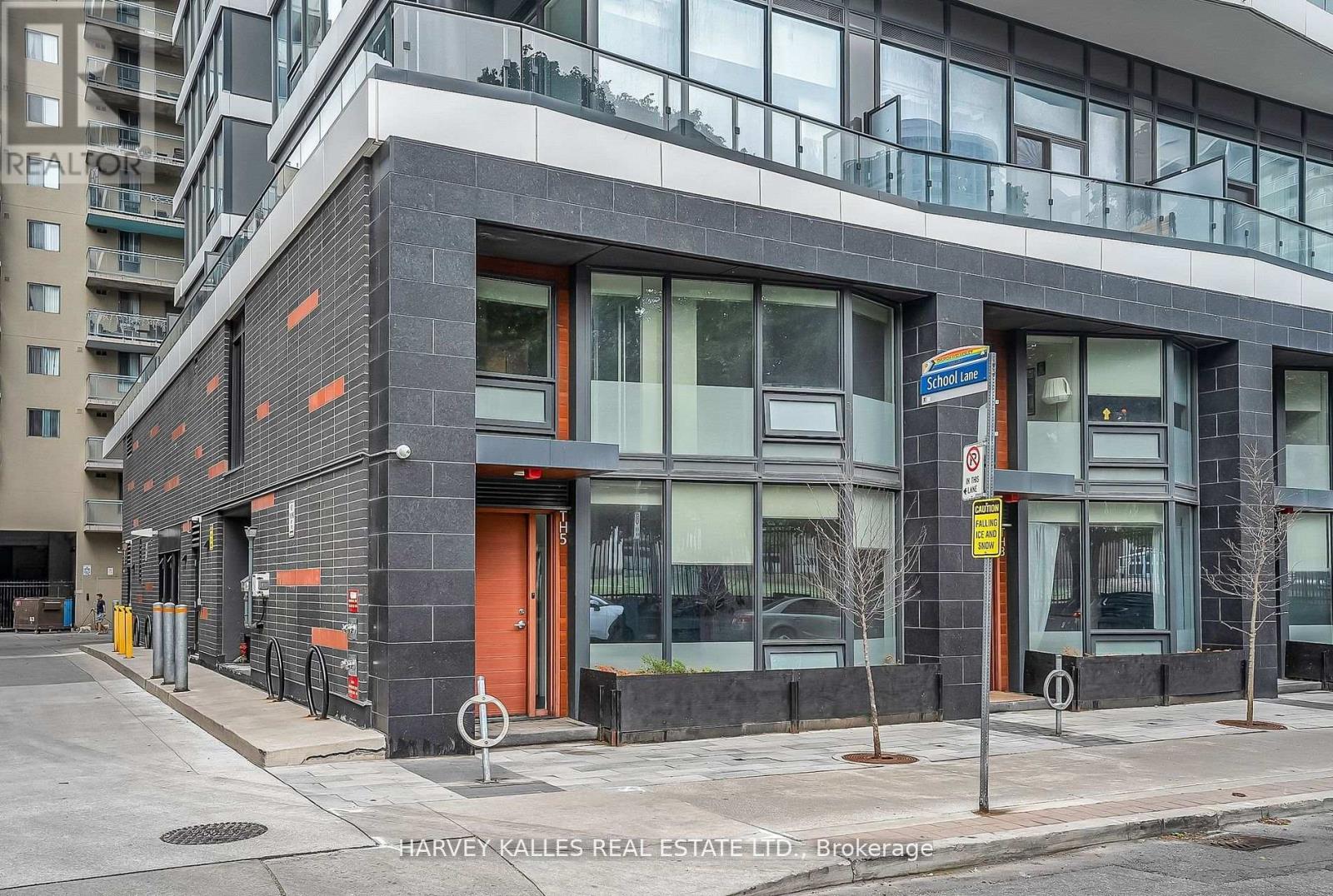 TH5 - 85 WOOD STREET, Toronto, Ontario