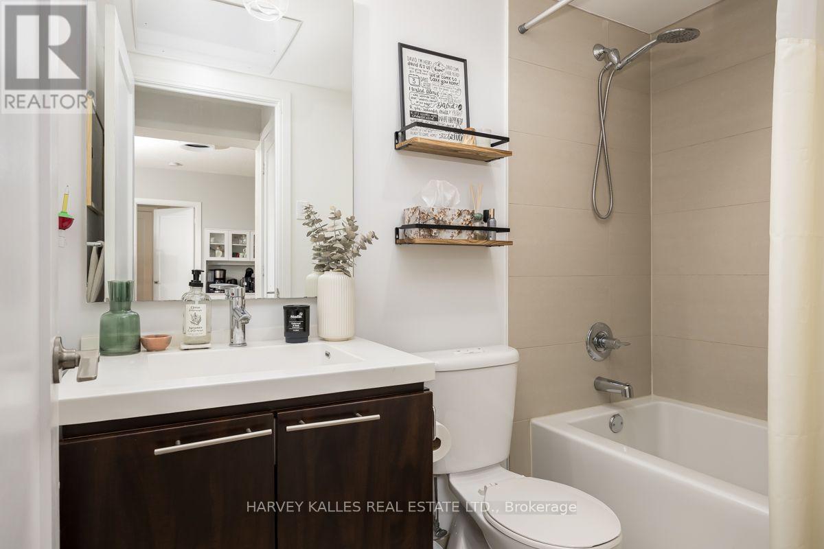 813 - 70 Roehampton Avenue, Toronto, Ontario M4P 1R2 - Photo 16 - C13600506