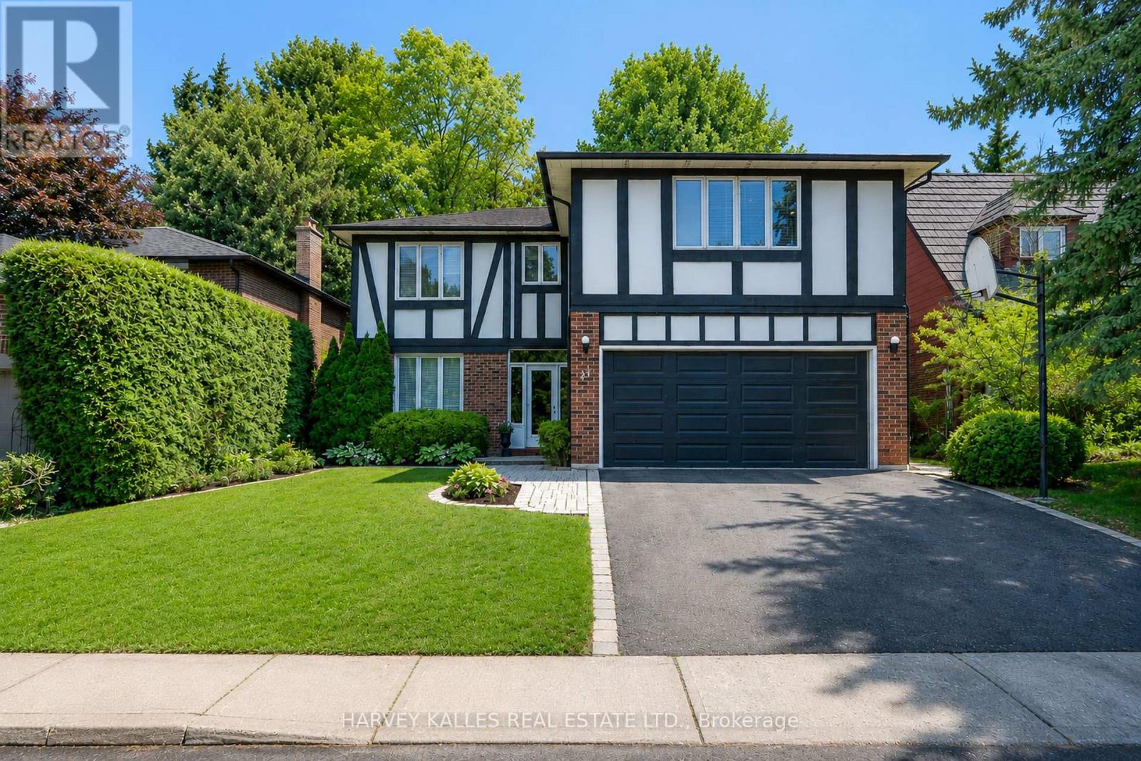 23 PINNACLE ROAD, Ontario