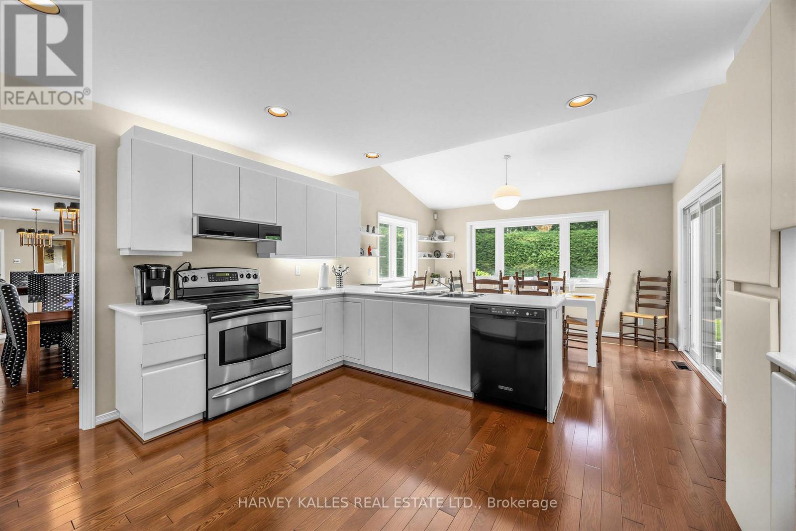 23 Pinnacle Road, Toronto, Ontario  M2L 2V6 - Photo 15 - C13601090