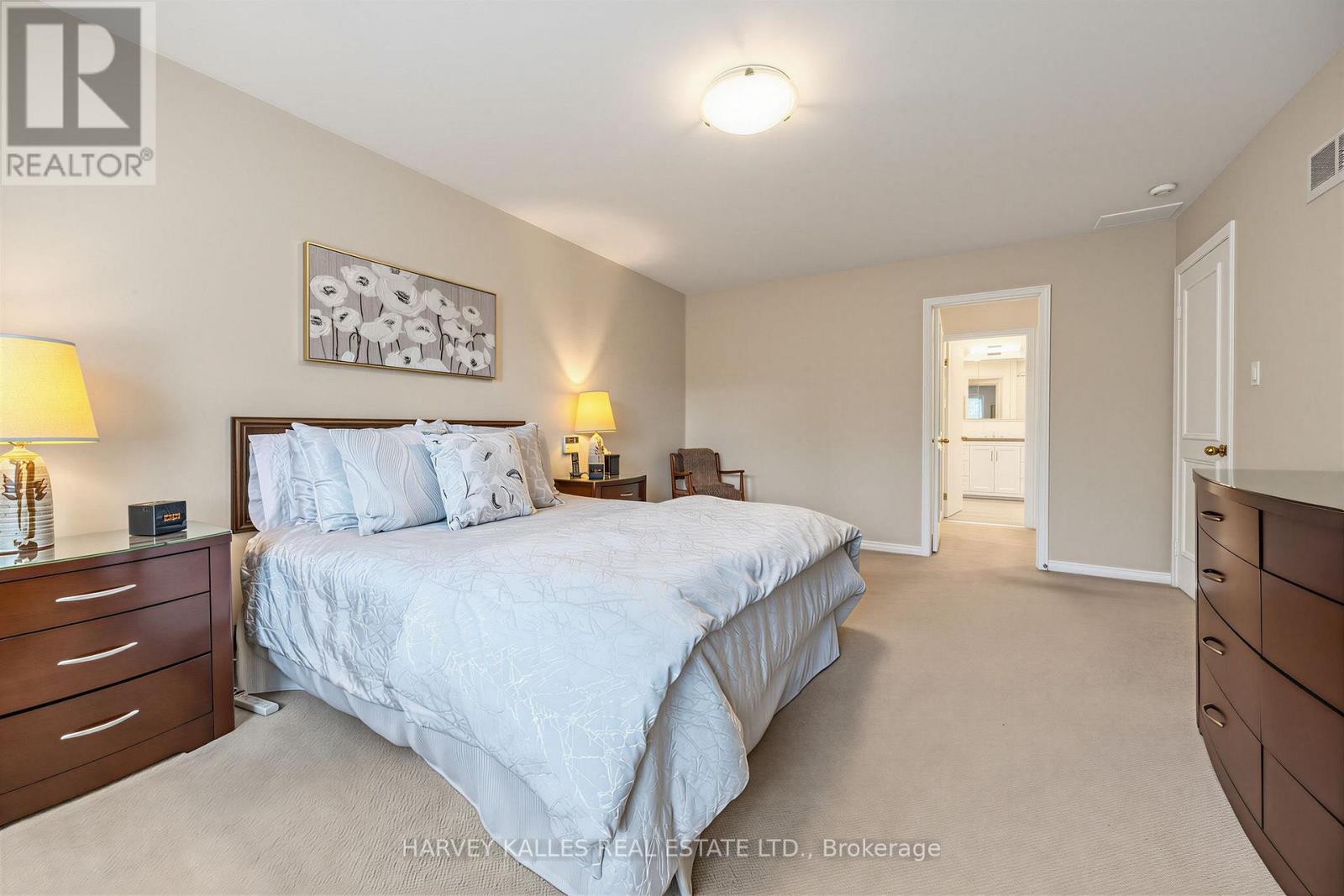 23 Pinnacle Road, Toronto, Ontario  M2L 2V6 - Photo 23 - C13601090