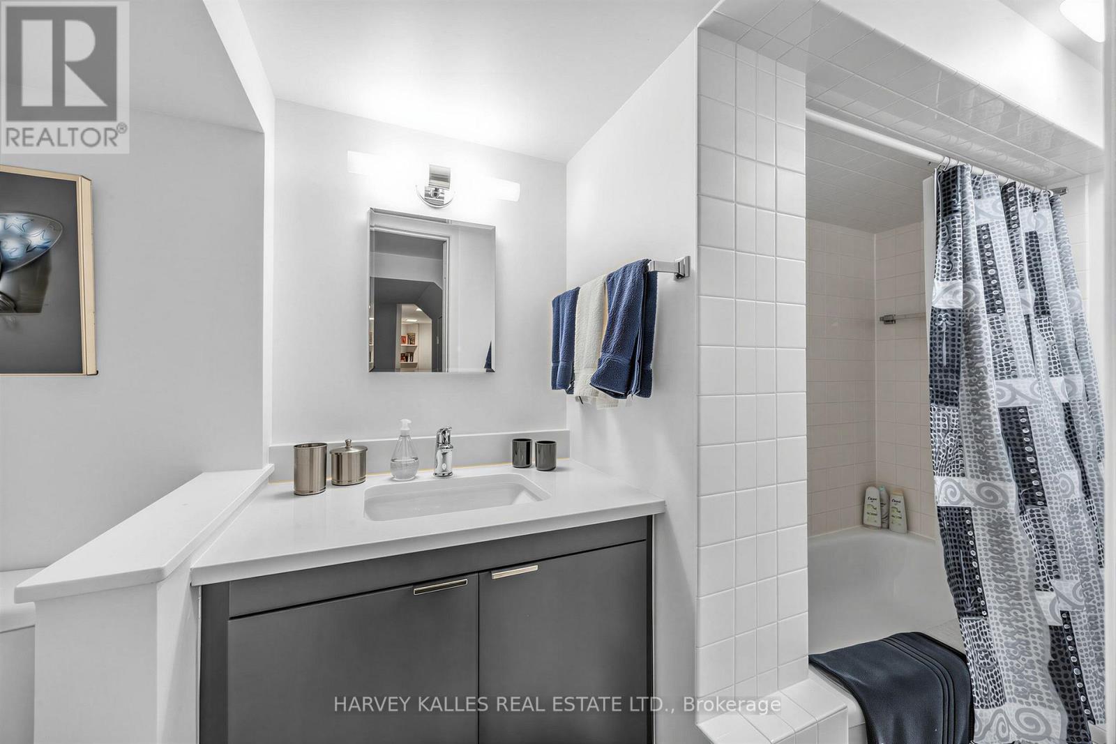 23 Pinnacle Road, Toronto, Ontario  M2L 2V6 - Photo 34 - C13601090