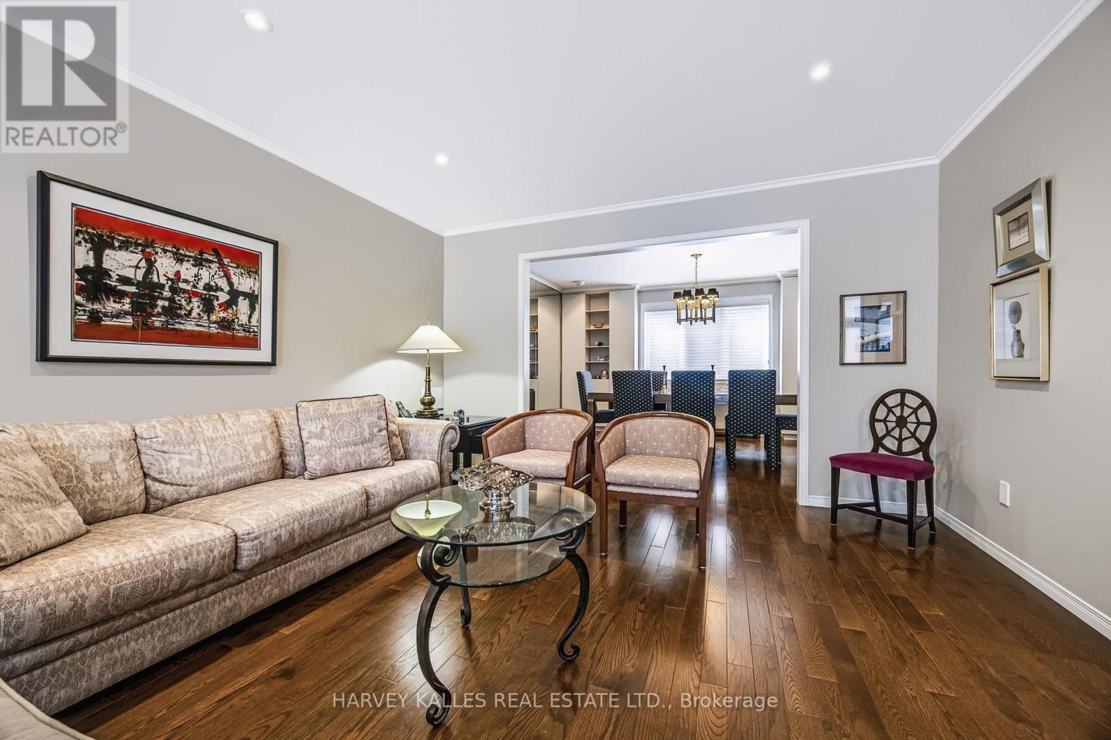 23 Pinnacle Road, Toronto, Ontario  M2L 2V6 - Photo 7 - C13601090