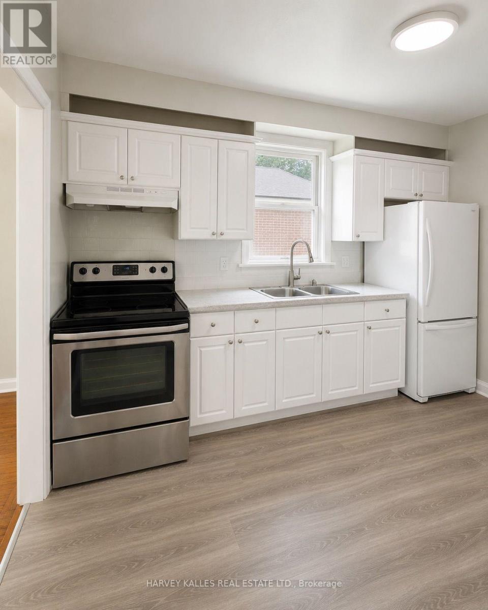 168 Bogert Avenue, Toronto, Ontario  M2N 1K9 - Photo 3 - C13601154