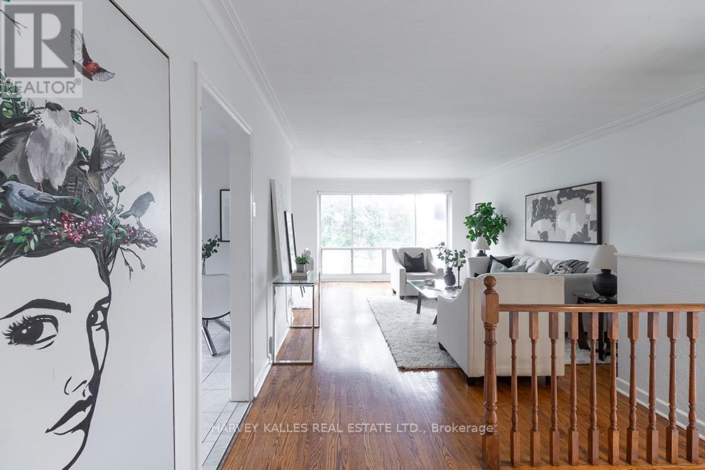 135 Combe Avenue, Toronto, Ontario M3H 4K2 - Photo 19 - C13603110