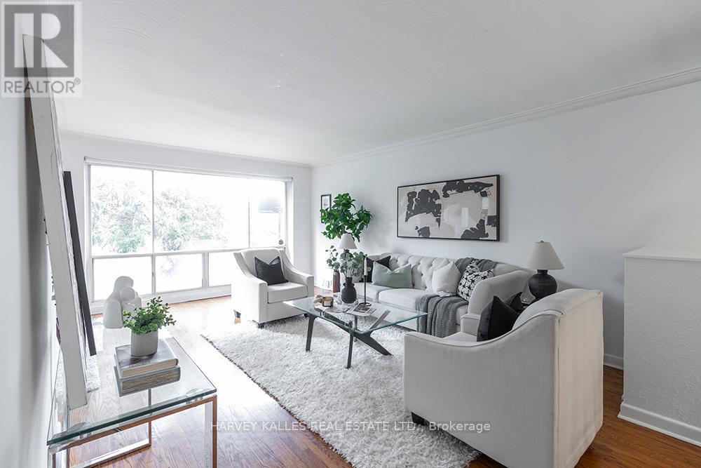 135 Combe Avenue, Toronto, Ontario M3H 4K2 - Photo 2 - C13603110