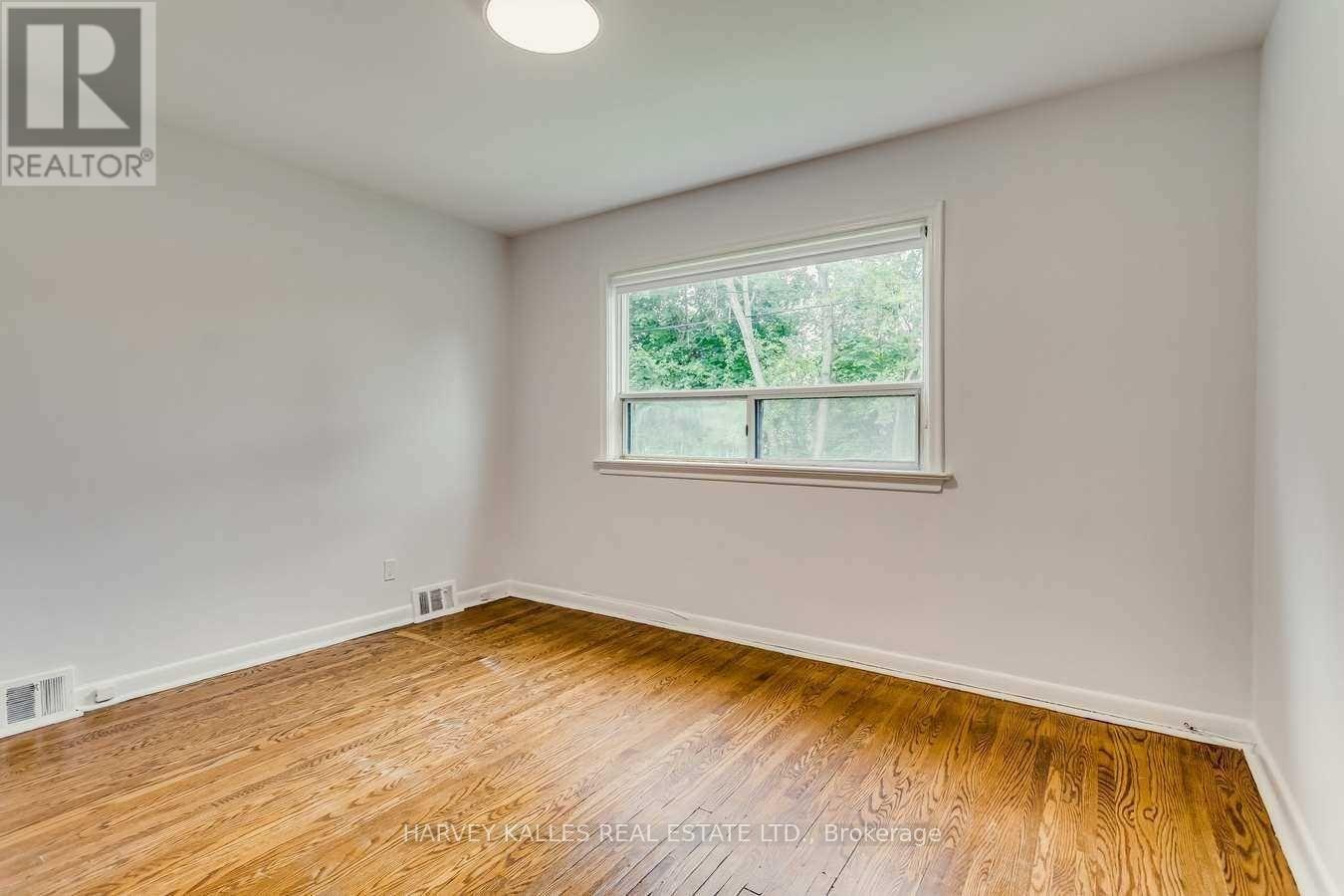 135 Combe Avenue, Toronto, Ontario M3H 4K2 - Photo 23 - C13603110
