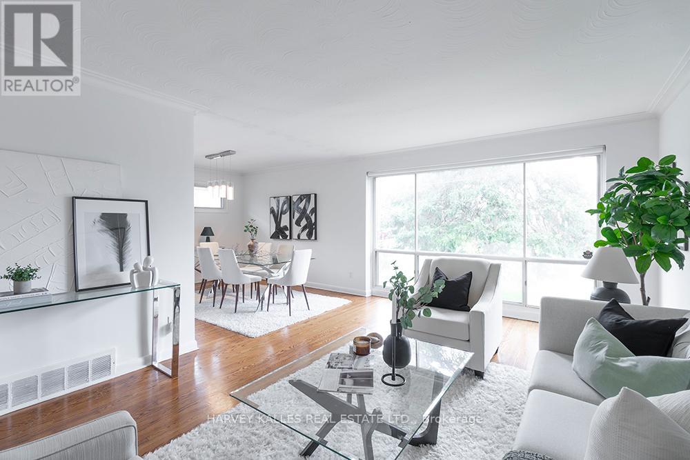 135 Combe Avenue, Toronto, Ontario M3H 4K2 - Photo 9 - C13603110