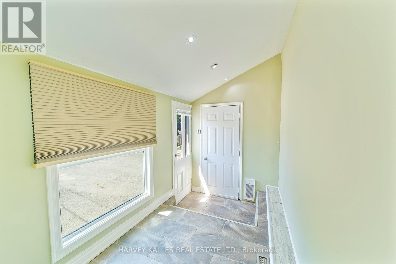 6814 14th Avenue, Markham, Ontario L6B 1A8 - Photo 8 - N13605672