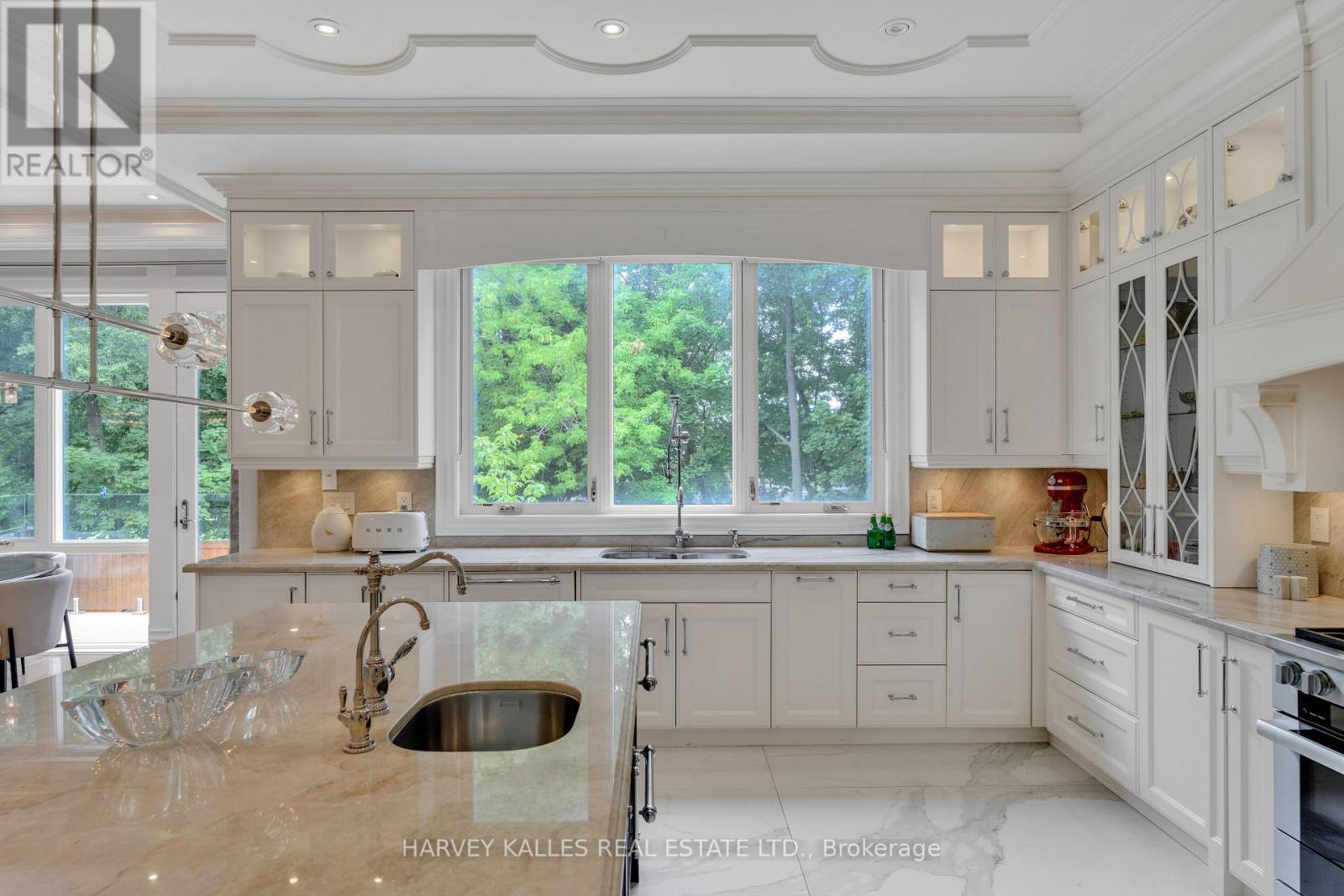 64 Yorkminster Road, Toronto, Ontario  M2P 1M3 - Photo 17 - C13608172