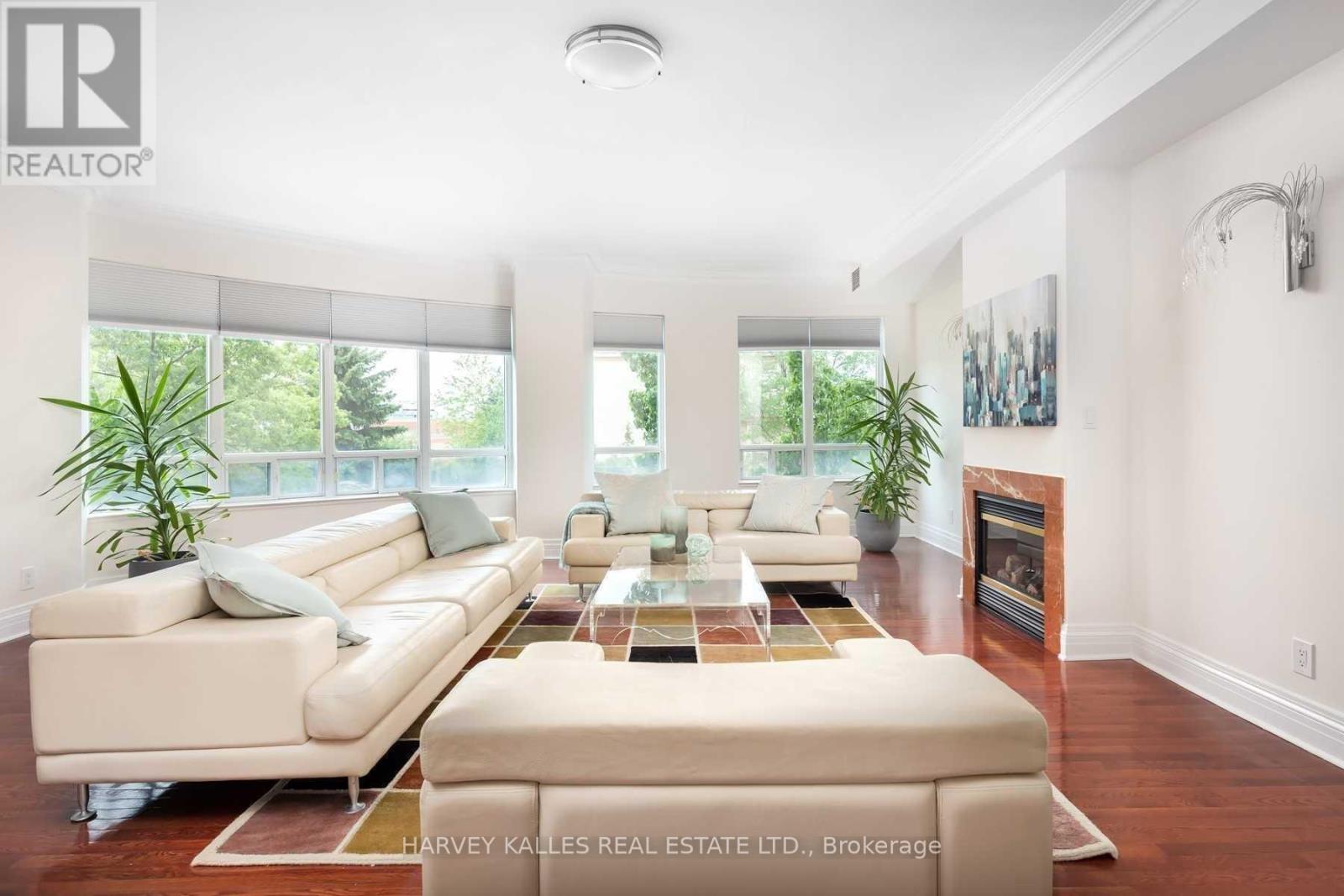 205 - 1 Cordoba Drive, Vaughan, Ontario L4J 8S3 - Photo 3 - N13608260