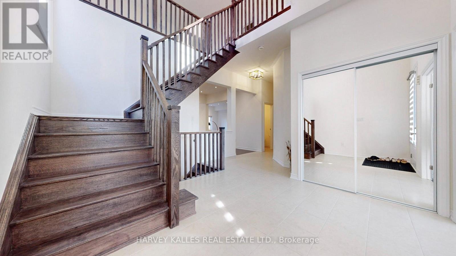 56 Charles White Court, East Gwillimbury, Ontario  L0G 1V0 - Photo 11 - N13611834
