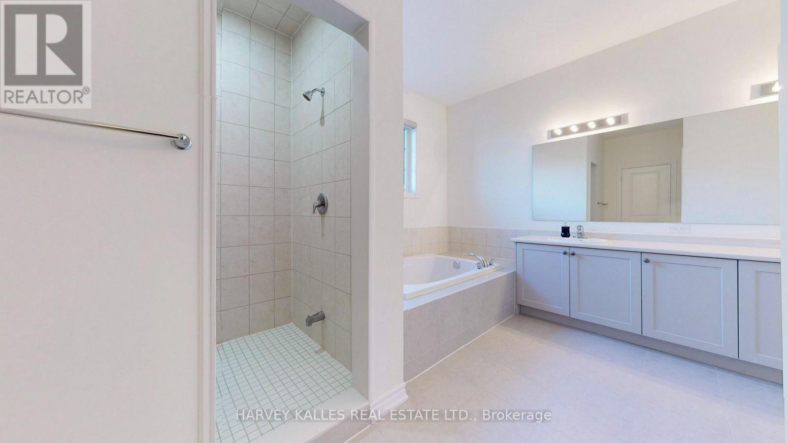 56 Charles White Court, East Gwillimbury, Ontario  L0G 1V0 - Photo 14 - N13611834