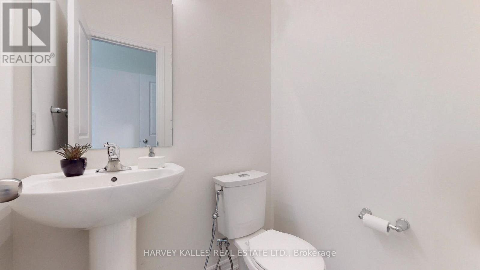 56 Charles White Court, East Gwillimbury, Ontario  L0G 1V0 - Photo 9 - N13611834