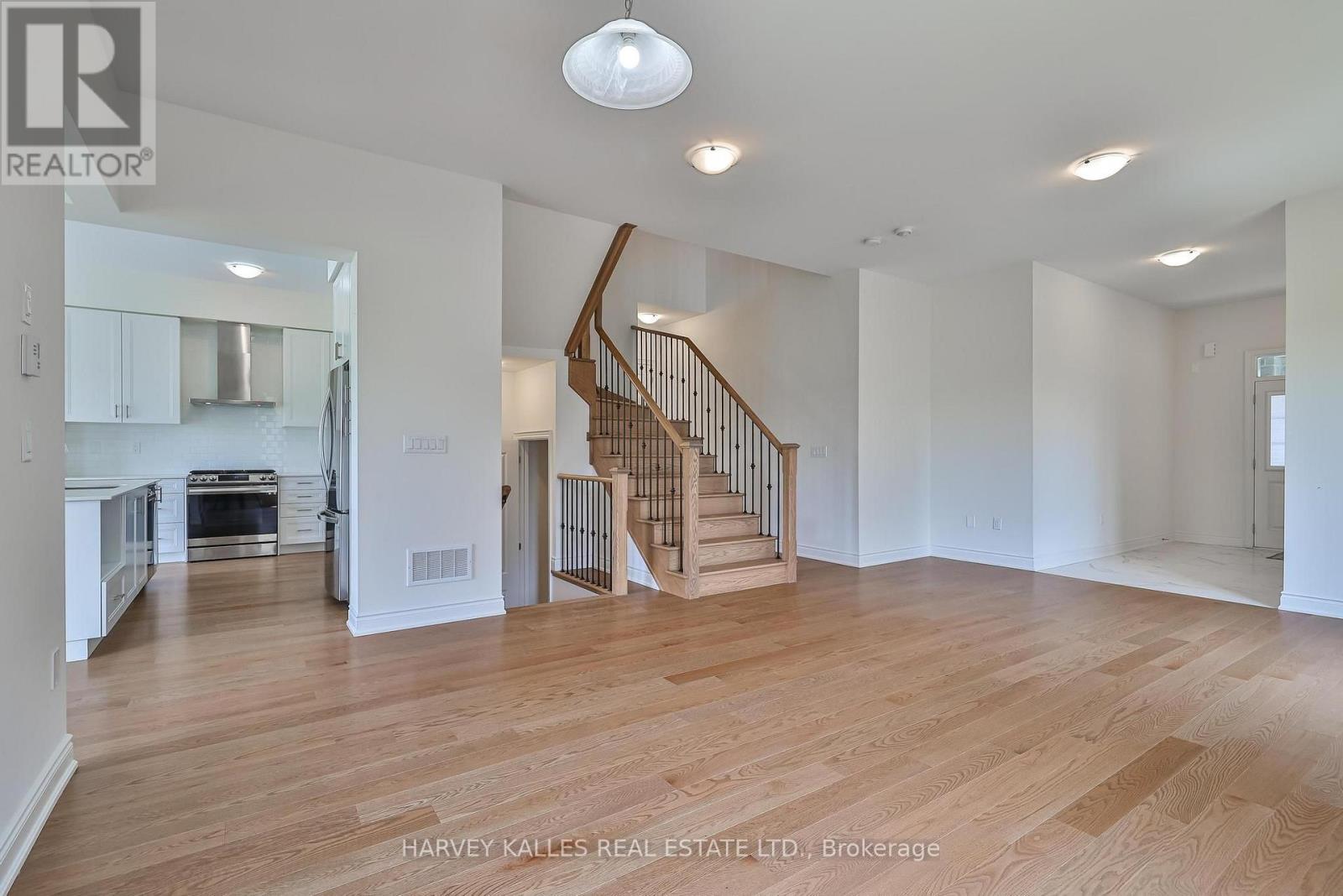 4 Meadow Vista Crescent, East Gwillimbury, Ontario L9N 0T4 - Photo 11 - N13613746