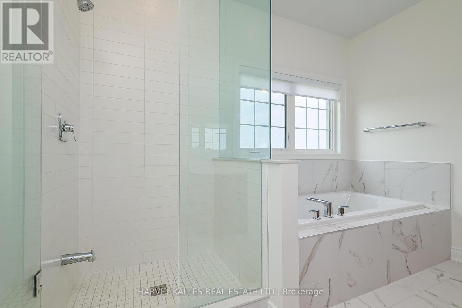 4 Meadow Vista Crescent, East Gwillimbury, Ontario L9N 0T4 - Photo 31 - N13613746
