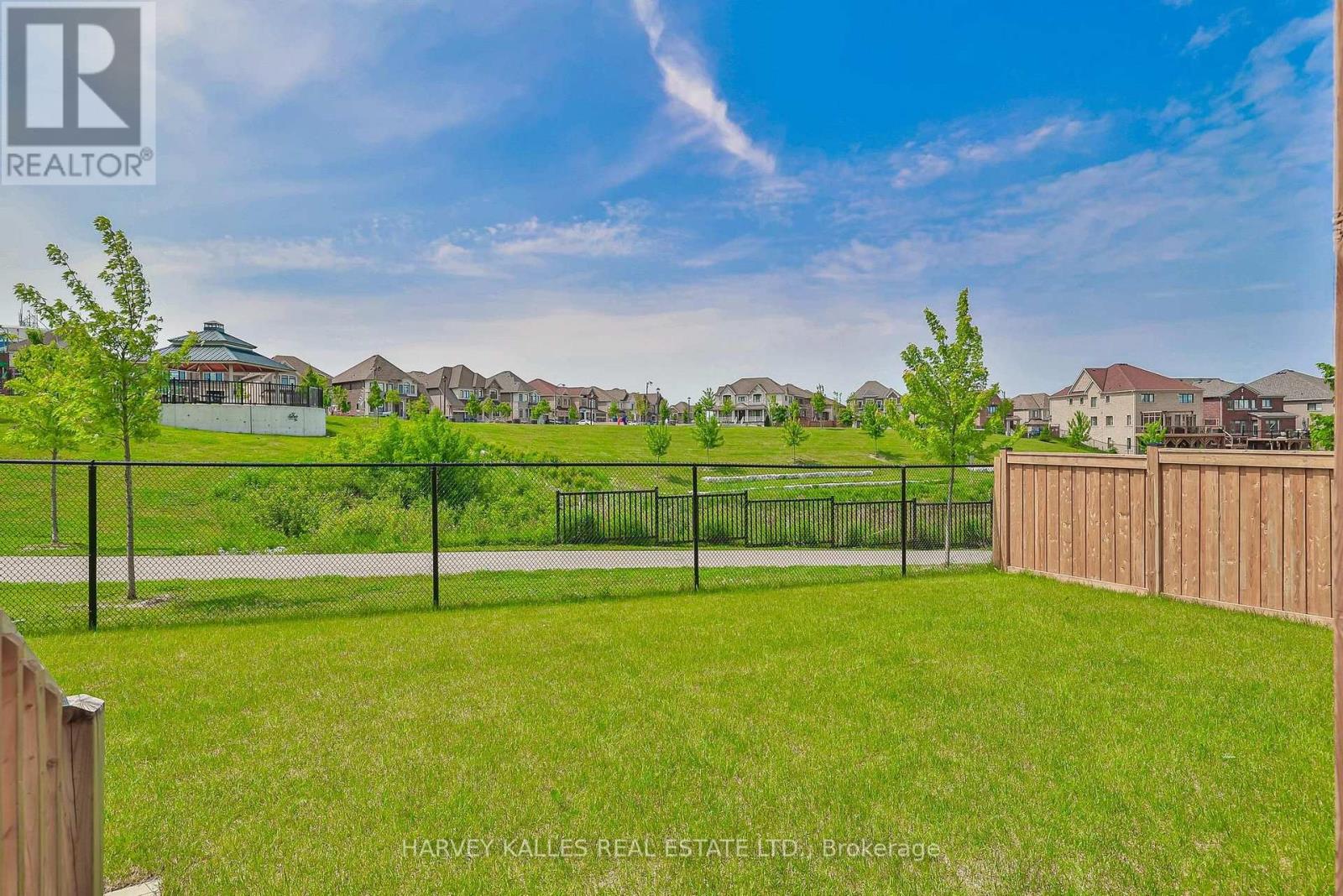 4 Meadow Vista Crescent, East Gwillimbury, Ontario L9N 0T4 - Photo 4 - N13613746