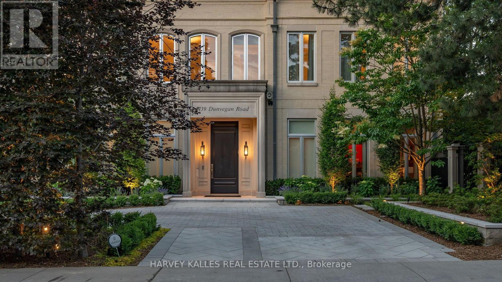 139 DUNVEGAN ROAD, Toronto, Ontario