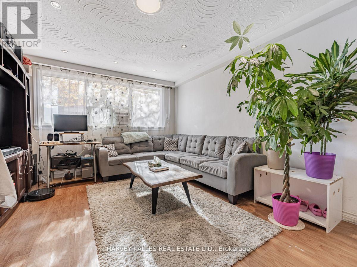 6 Carrington Avenue, Toronto, Ontario M6E 2C3 - Photo 2 - W13620418
