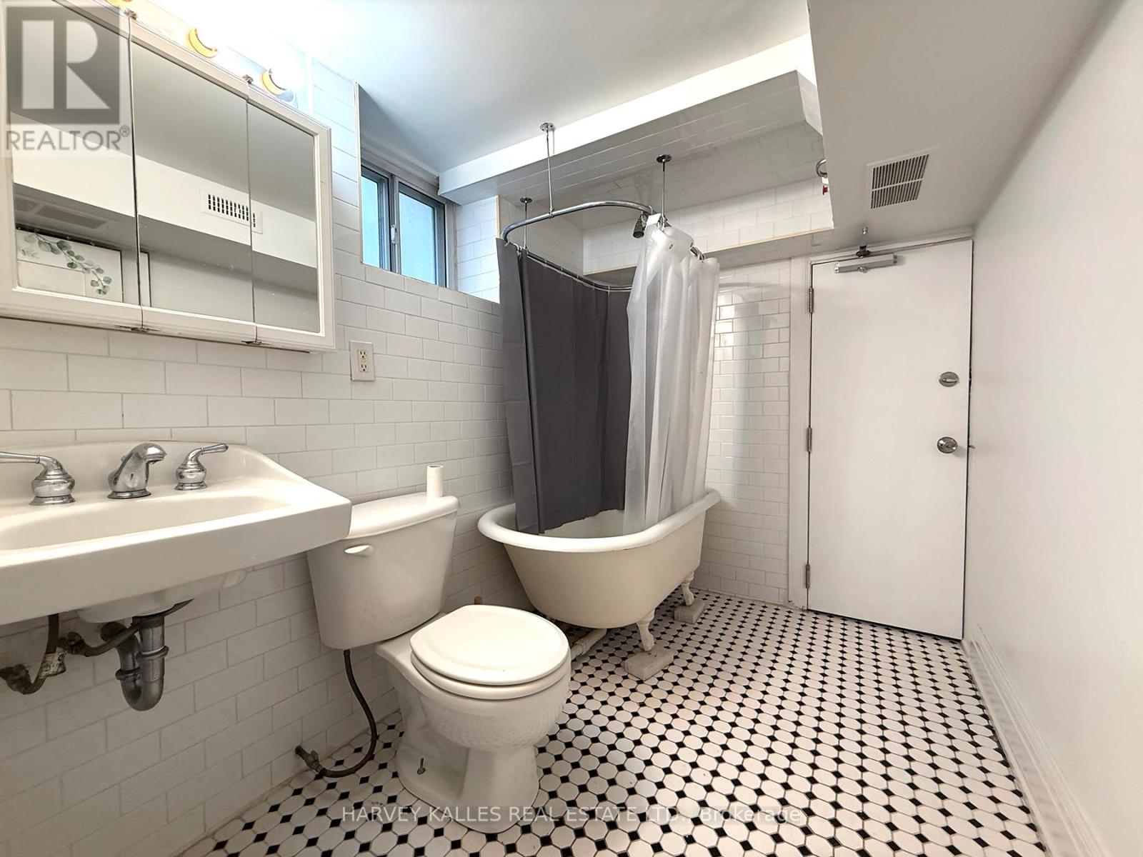 Bsmt - 42 Glencairn Avenue, Toronto, Ontario M4R 1M5 - Photo 10 - C13625842