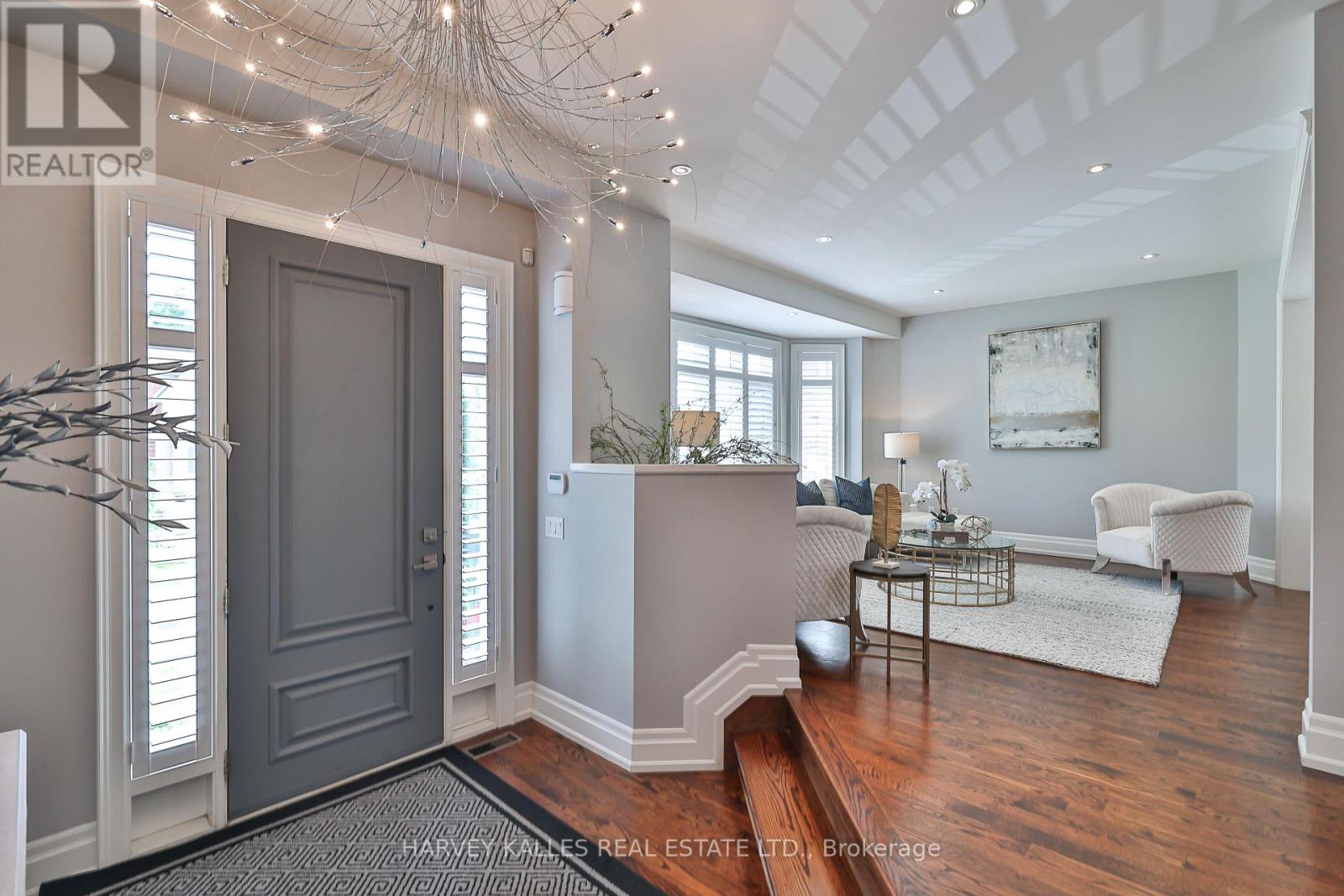 44 Churchill Avenue, Toronto, Ontario  M2N 1Y7 - Photo 3 - C13632556