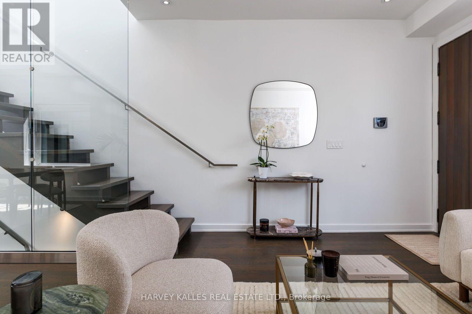 128 Montgomery Avenue, Toronto, Ontario M4R 1E2 - Photo 4 - C13633628