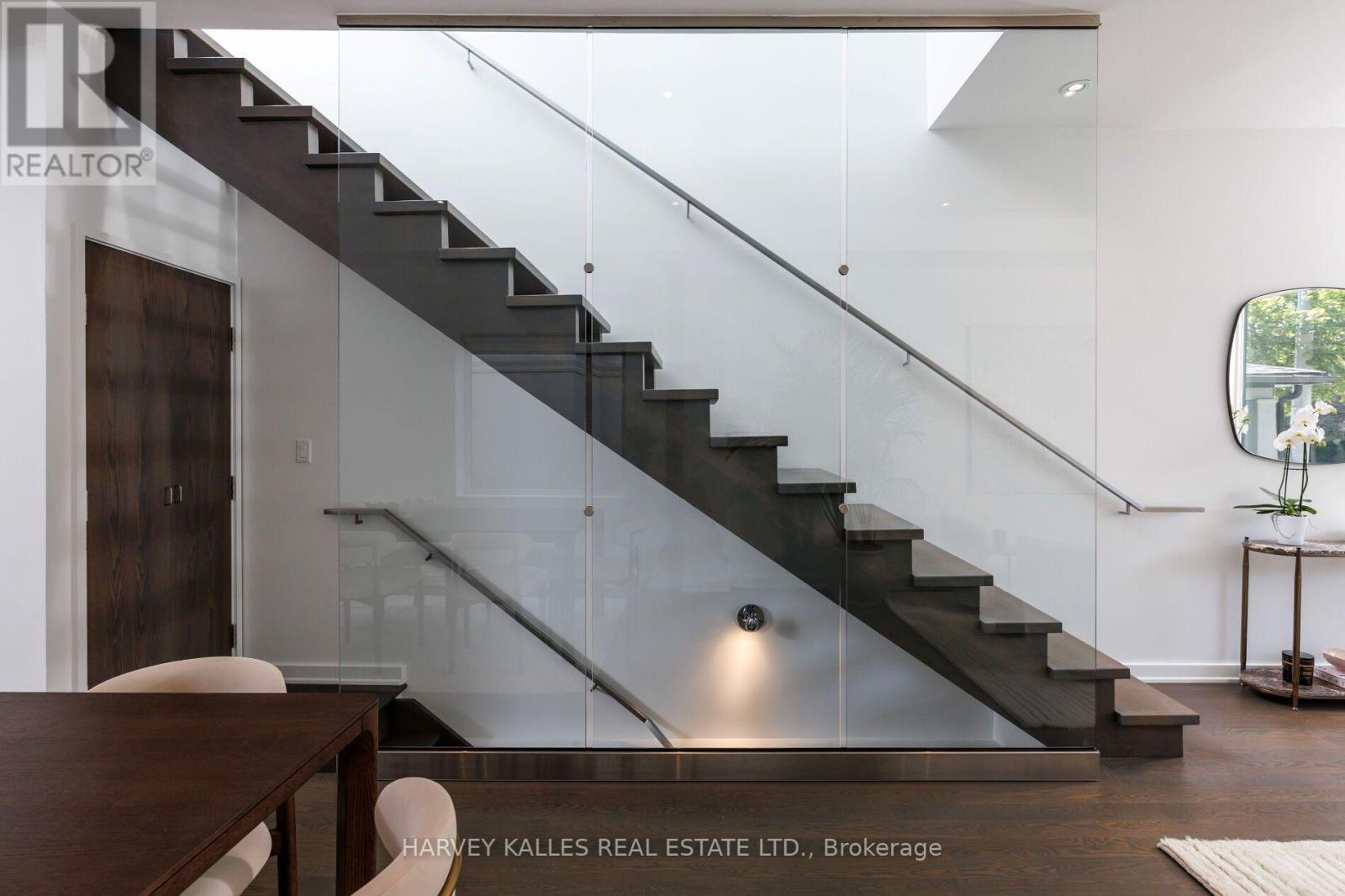 128 Montgomery Avenue, Toronto, Ontario M4R 1E2 - Photo 8 - C13633628