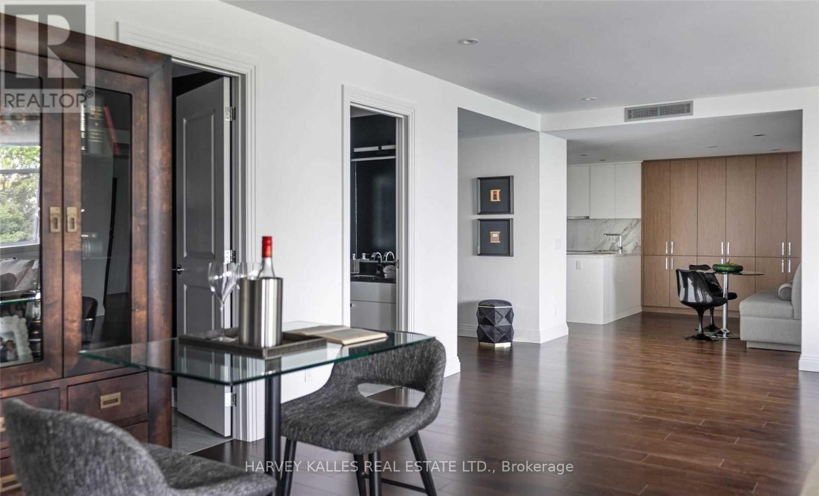320 - 1 Benvenuto Place, Toronto, Ontario M4V 2L1 - Photo 10 - C13636164